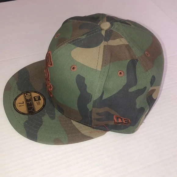 New Era Camo Sox Fitted Cap - Picture 1 of 8